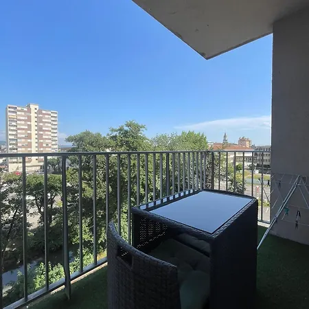Spacieux Avec Balcon Apartamento *