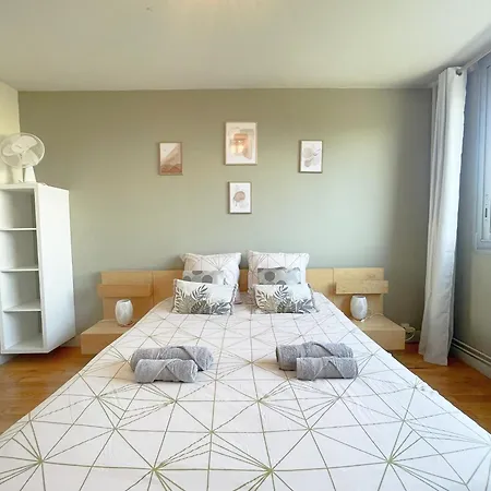 Spacieux Avec Balcon Apartamento