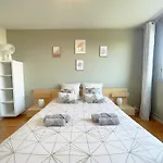 Spacieux Avec Balcon Apartment